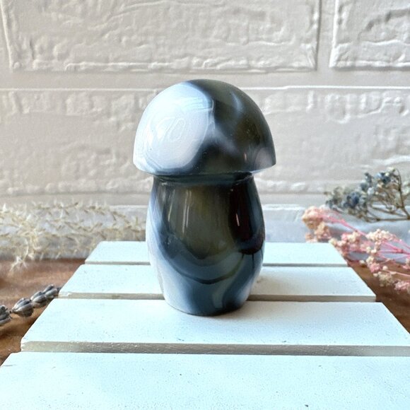 Gorgeous Orca Agate Mushroom Carving - Picture 3 of 6